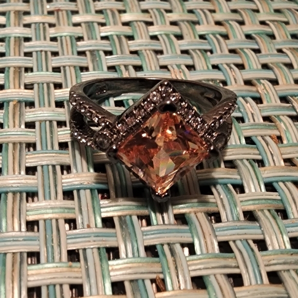 Apricot Diamante & Silver Halo Ring-FINAL PRICE - Picture 9 of 13